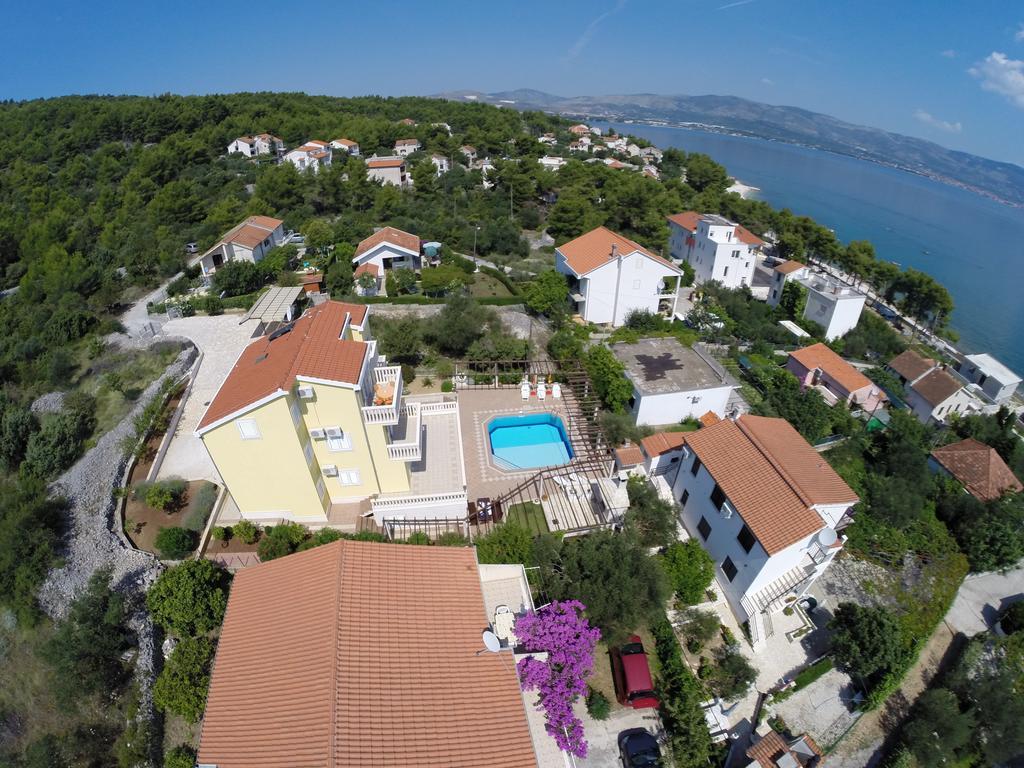 Apartments Romana Slatine Buitenkant foto