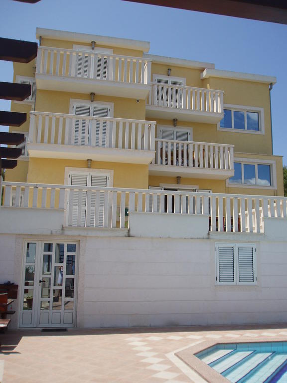 Apartments Romana Slatine Buitenkant foto